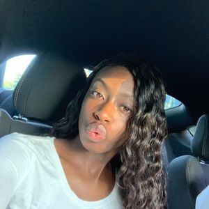 Meet your Posher, Bintou